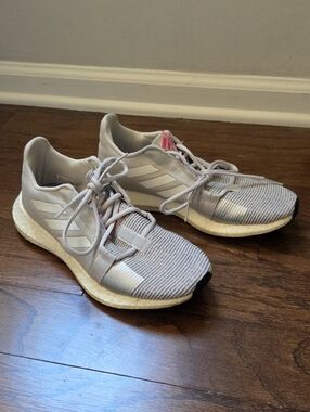 adidas Women's Senseboost Go Grey/Silver Size 8.5